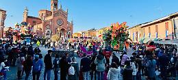 Carnevale: finale da record, Gran Tour del Bel Paese è il carro vincitore 