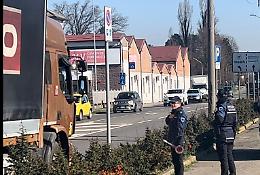  Divieto ai tir, ma senza segnaletica: transito indisturbato fino alla tarda mattinata