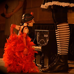 Varietà prestige: Marionette a filo e clownerie