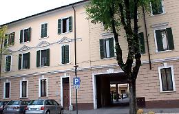 Minaccia don Pier e operatore Caritas, profugo a processo