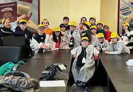 Gli alunni di Vicobellignano scoprono l’arte casearia al caseificio Saviola