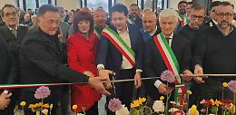 Taglio del nastro: ecco la casa del Comune
