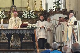 Santuario gremito per la messa col vescovo Napolioni