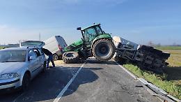 Incidente tra un camion, un trattore e un furgone: Bergamina chiusa per ore