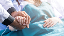 Tumori: l’umanizzazione delle cure fa bene a pazienti e medici