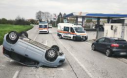 Sorpasso azzardato: due feriti in ospedale