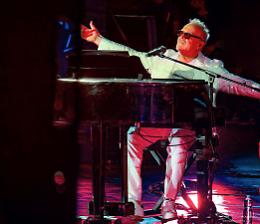 Tozzi, tour d’addio: canta la leggenda