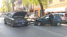 Frontale in via Giuseppina, due coinvolti