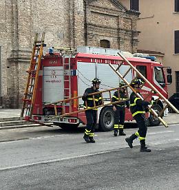 Allarme: vigili del fuoco due volte sopra i tetti