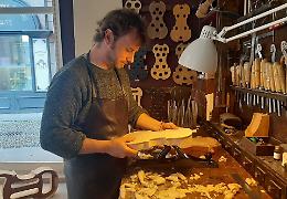 Dalla passione per la meccanica  a ‘violinaio’ star del web
