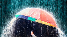 Caldo fino a sabato, ma da domenica rovesci e calo termico in arrivo