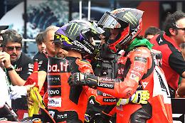 Superbike, Bulega perfetto: Superpole e doppietta per la leadership iridata