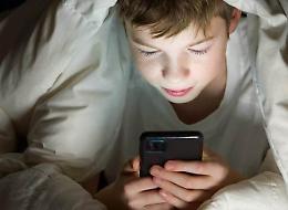 Foto proibite e blasfeme: chat shock già a 12 anni