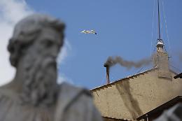 Conclave, la seconda fumata è ancora nera