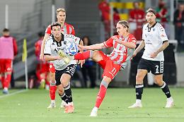 La Cremonese segna tre gol, poi resta in dieci e rischia la rimonta. Al Picco importante vittoria per 3-2