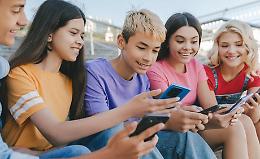 Insidia smartphone tra solitudine e ansia