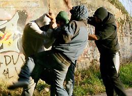 Pestati dalla baby gang: «Noi vi ammazziamo»