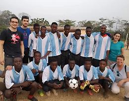 In campo gli Amici del Togo tra gol e cena