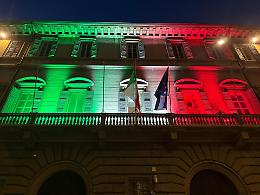 Il tricolore accende Cremona: la Prefettura si illumina per la Repubblica