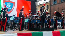 Fanfara in piazza, l'ensemble dei carabinieri strega Cremona