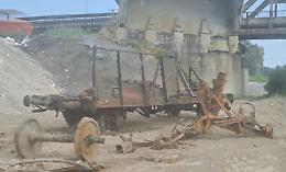 Dopo 80 anni riemerge il carro sommerso nel fiume Oglio