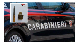 Droga e coltello tra i cespugli vicino alla chiesa: sequestro dei carabinieri