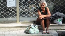 Dormitorio chiuso d’estate, ma l’accoglienza non si ferma