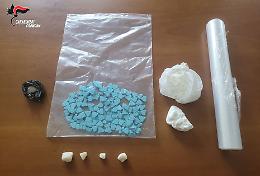 Spacciatori traditi da una festa in casa: trovata cocaina, morfina e pastiglie