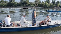 Sul fiume con la Vergine, a ferragosto torna l'Assunta