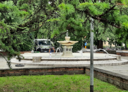 La fontana torna a zampillare