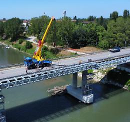 Ponte di Crotta presto percorribile a doppio senso, passerella ciclabile pronta