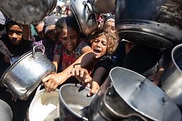 Cremona per Gaza: il Comune lancia una raccolta fondi in favore della popolazione della Striscia
