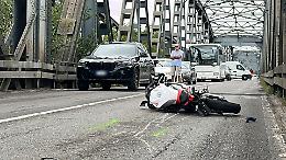 Ponte sul Po bloccato: 17enne grave e traffico in tilt