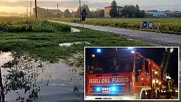 Maltempo e allagamenti, notte di lavoro per i vigili del fuoco