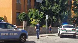 Lite: lo colpisce con la lama e fugge