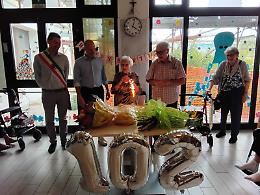 Vittoria festeggia 102 primavere tra affetto, energia e gratitudine