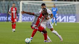 Reazione e rimonta: la Cremonese strappa un punto a Como