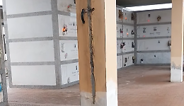 Rubate le canaline al cimitero