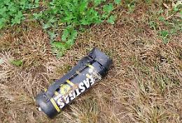  Sballo spray: bombolette davanti al cimitero