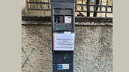 Parcometro in tilt in via Dante, pagare diventa una sfida