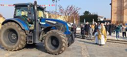 Festa diocesana del Ringraziamento: «La vita dell'uomo dipende ancora da ciò che produce la terra»
