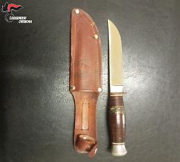 In auto con un coltello, 55enne denunciato