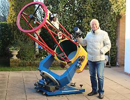 Osserva gli astri costruendosi i telescopi