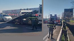 Schianto a catena fra tre auto in tangenziale