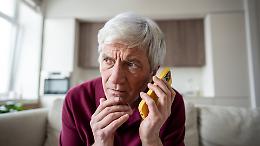 Allarme truffe telefoniche: sms ingannevoli spingono a chiamare numeri a sovrapprezzo