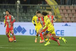 Cremonese e Verona si scoprono poco: ancora 0-0 all'intervallo