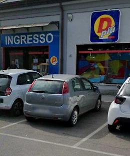 Furto e aggressione: poi &lsquo;restituiscono&rsquo; la refurtiva