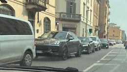 Traffico in tilt in via del Giordano: code fino a piazza Cadorna