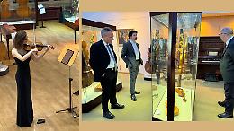 Il violino &lsquo;Golden Bell&rsquo; incanta Berlino e porta Cremona nel cuore della cultura europea