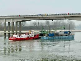 Ponte Verdi, il cantiere entra nel vivo: palancole nel Po per proteggere i sommozzatori